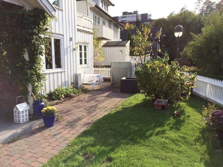 Cosy Flat For 4 Persons Apartment Kristiansand Bagian luar foto