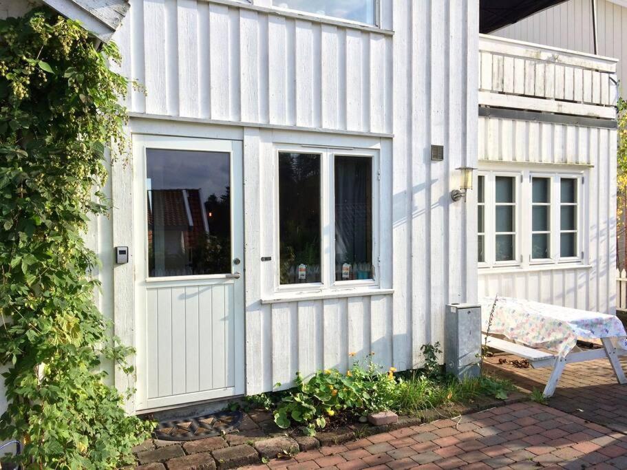 Cosy Flat For 4 Persons Apartment Kristiansand Bagian luar foto
